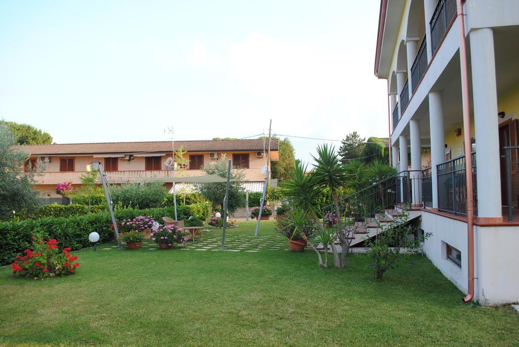 Larus Hotel Sangineto Kültér fotó