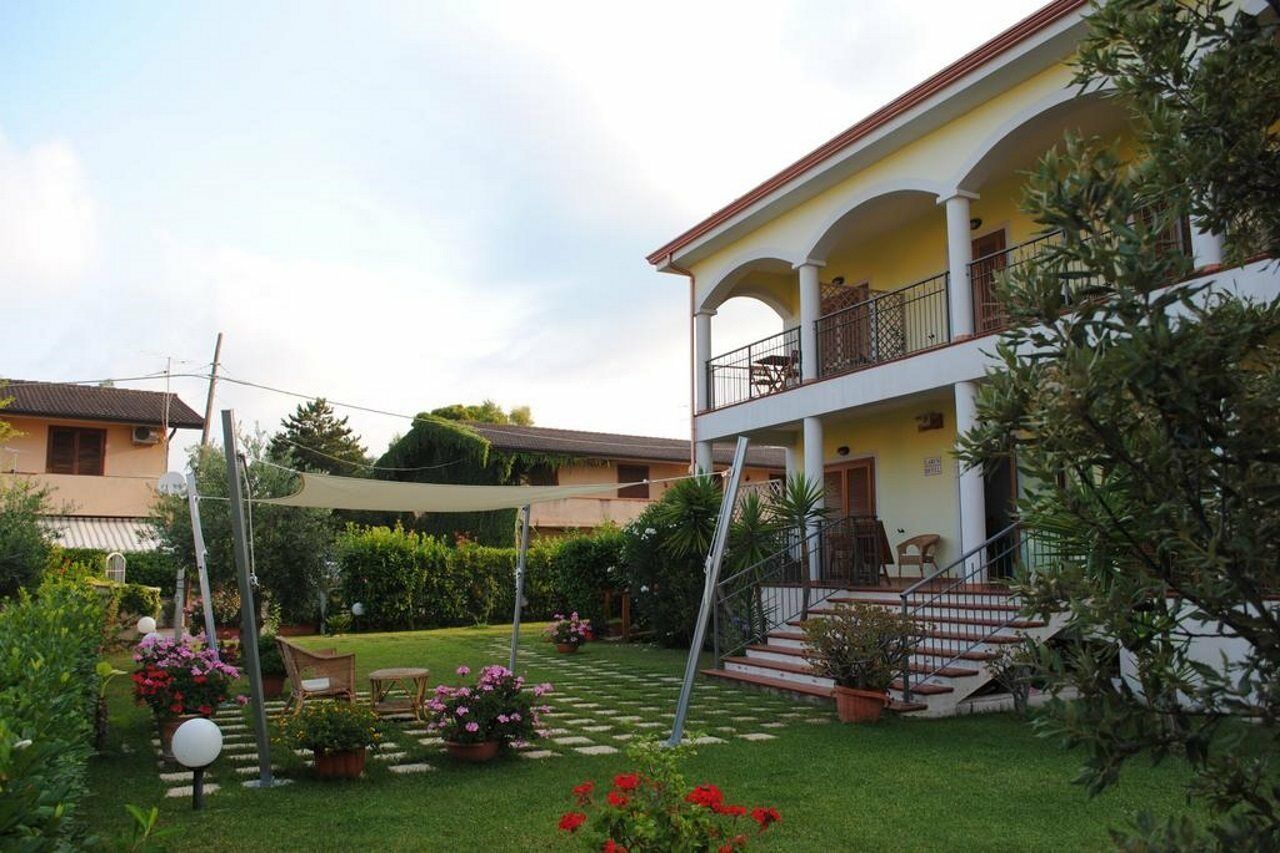 Larus Hotel Sangineto Kültér fotó